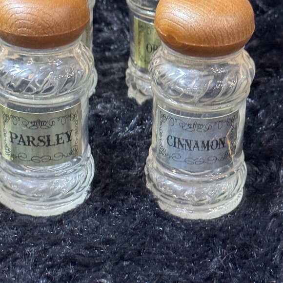 Vintage Glass Spice Jars Set Of 6 With Wooden Lids & Gold Embossed Labels - Picture 2 of 9